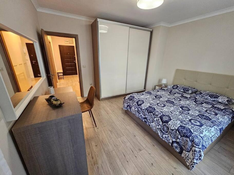 Serenity In The Heart Of Varna With Parking Bagian luar foto