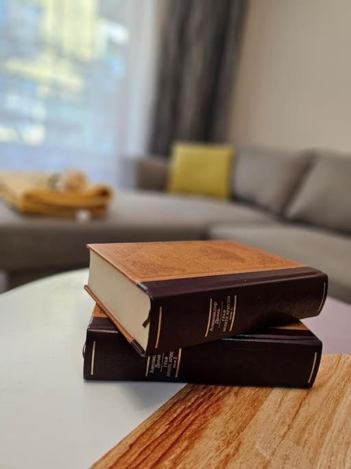 Serenity In The Heart Of Varna With Parking Bagian luar foto