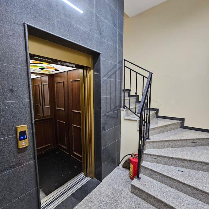 Serenity In The Heart Of Varna With Parking Bagian luar foto